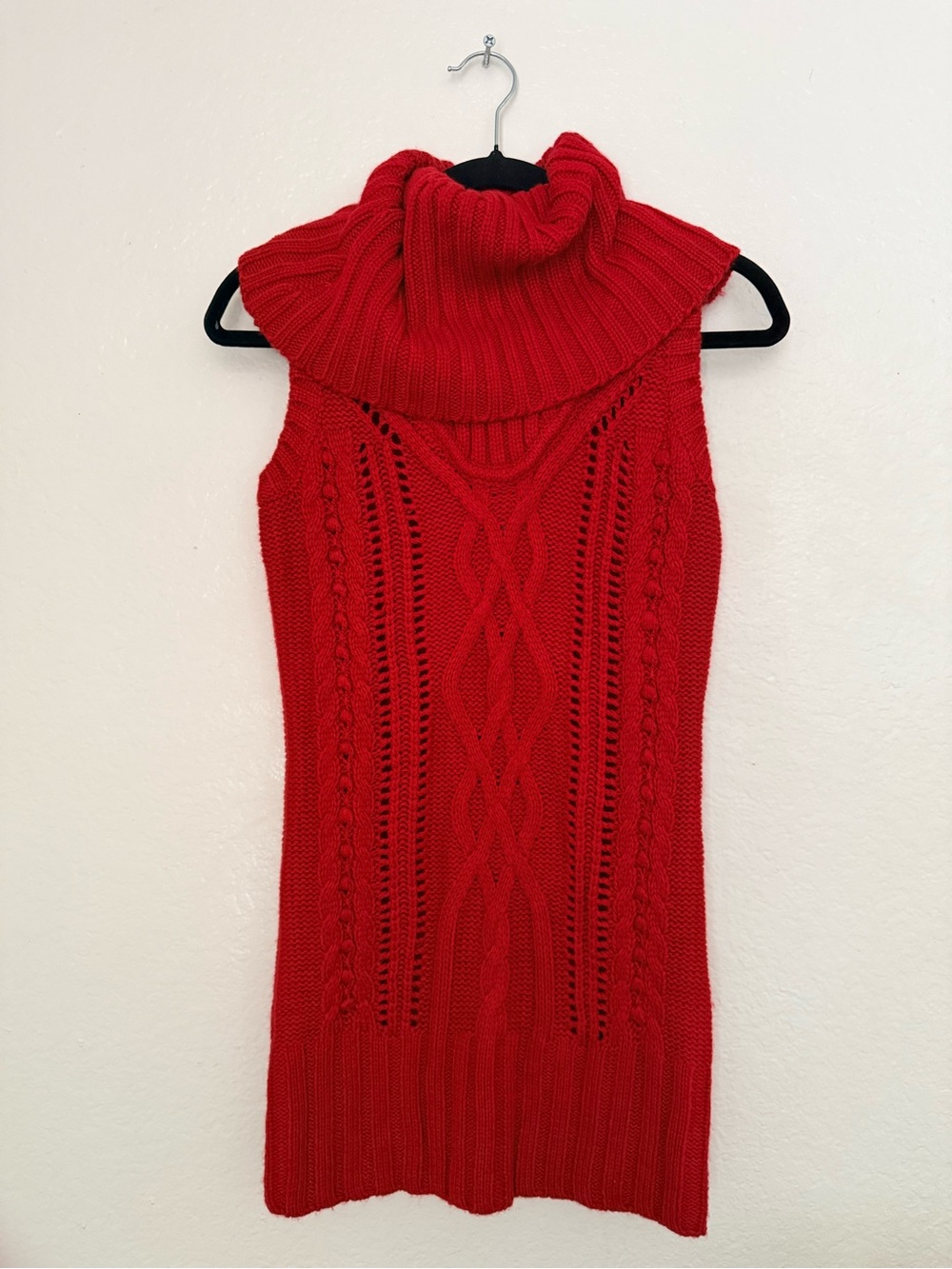 Piper & Blur / Red Cowl Sleeveless Turtleneck Cable Knit Sweater.
Size L